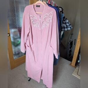 ⚡Bob Mackie Wearable Art Pink Embroidered Women's Robe